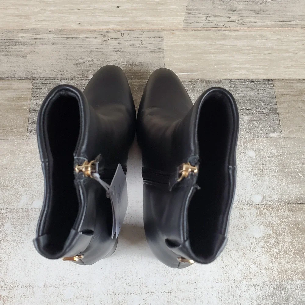 AEROSOLES new without